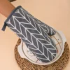 73b47a3f-4f1d-4f16-a5ea-96f18516e835 Nordic Style Heat Resistant Oven Mitts